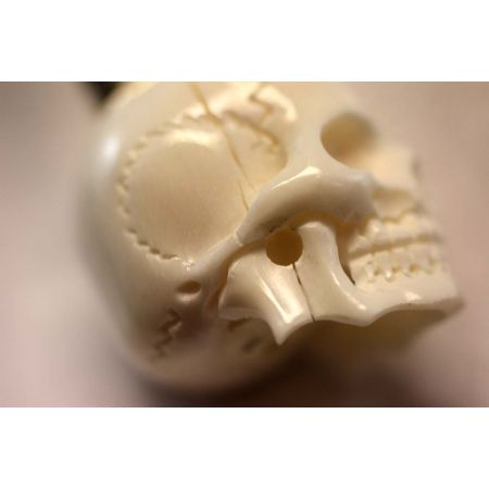 Knochenschädel-Anhänger