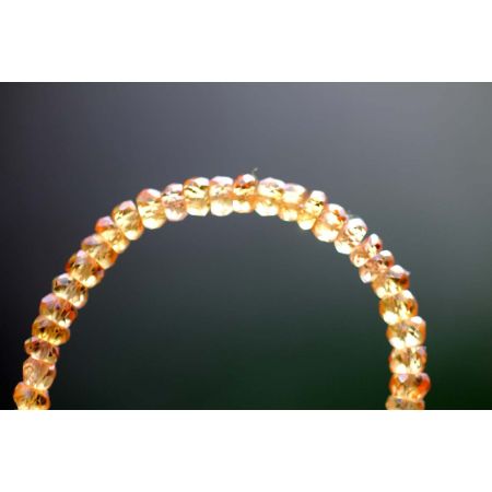 Gelbes Saphir-Energiearmband