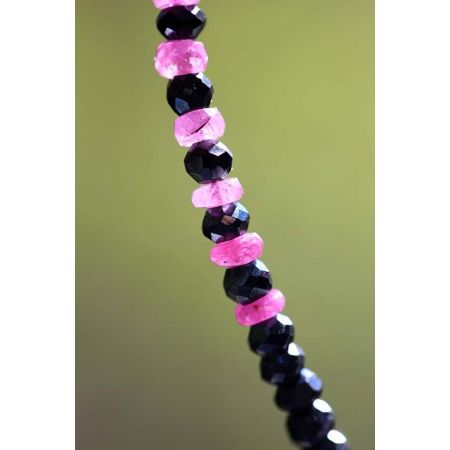 Pink Saphire + schwarze Spinelle Energiearmband