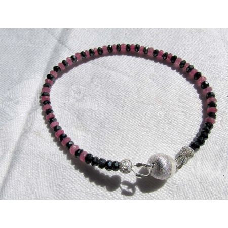 Pink Saphire + schwarze Spinelle Energiearmband