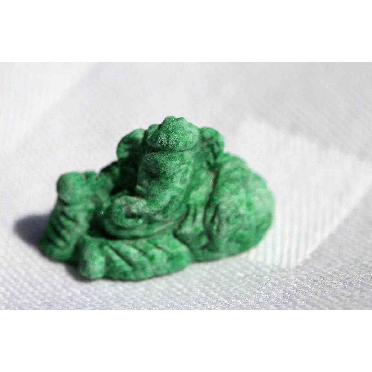 Maw Sit Sit-Jade-Ganesha-Gravur, liegend