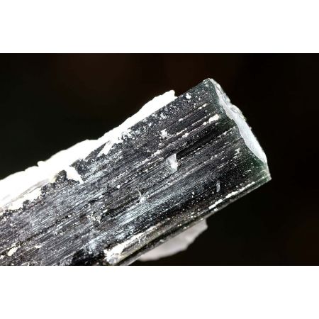 Elbait-E-Kristall Doppelender mit Clevelandit / Albit