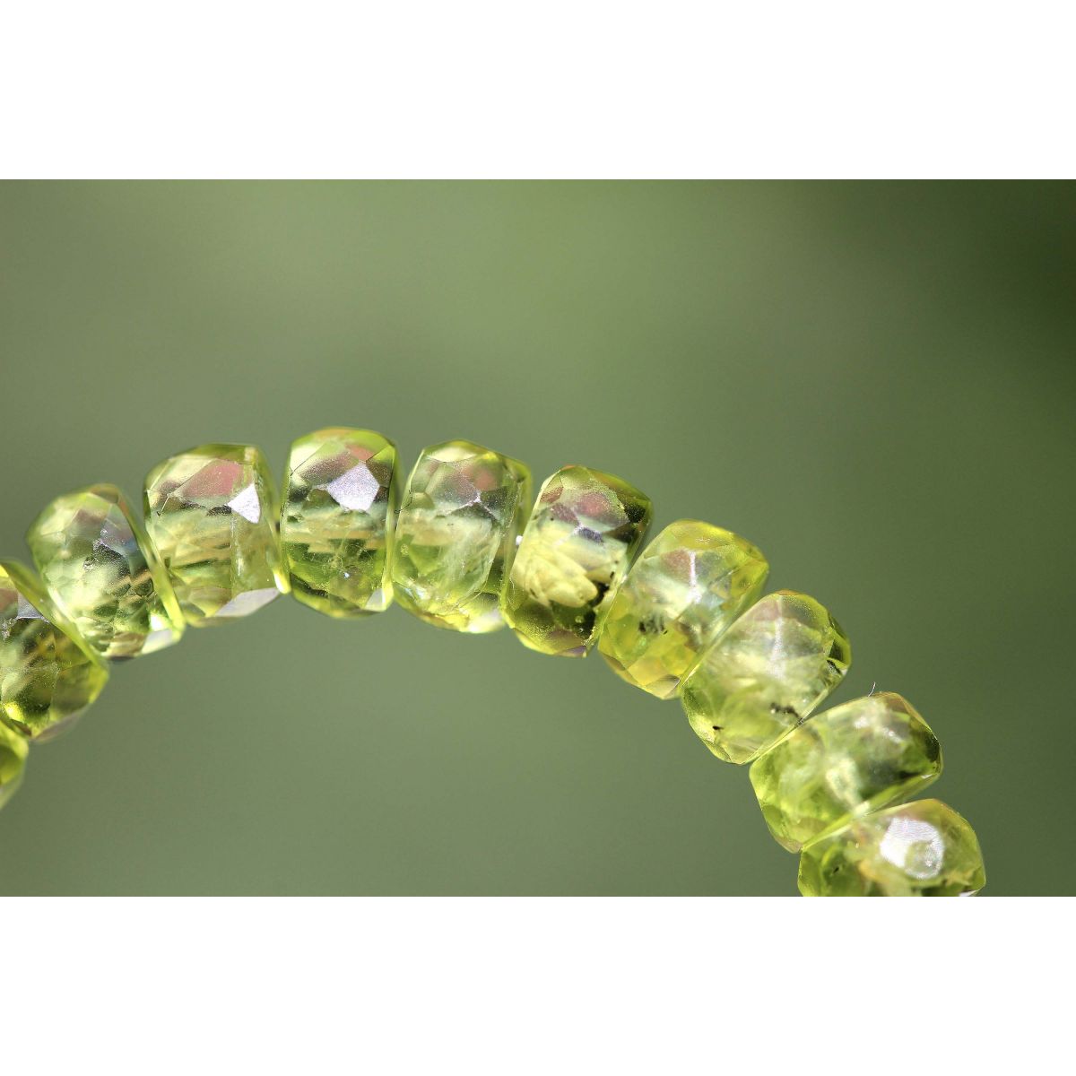 Peridot, hell - Energiearmband (Tor zur Seele/Seelenaufhellung)