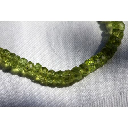 Peridot, hell - Energiearmband  (Tor zur Seele/Seelenaufhellung)