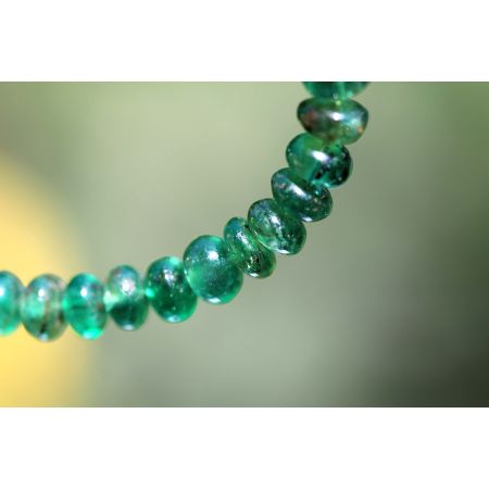 Smaragd Varietät des grünen Berylls-Rondelle rund-Energie Kette (Tor zur Seele)