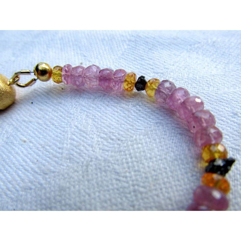 Carbonados / Schwarze Diamanten + pink Saphire fac.+ gelbe Saphire, fac. Energiearmband (Schutz der menschlichen Aura)