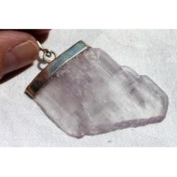 Kunzit natur schmal + Silberkappenöse-Energiekristallanhänger (Erleuchtung / Verbindung Himmel und Erde)